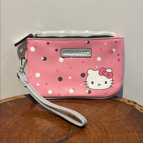 Hello Kitty Handbags - Hello Kitty Pink and Silver Wristlet